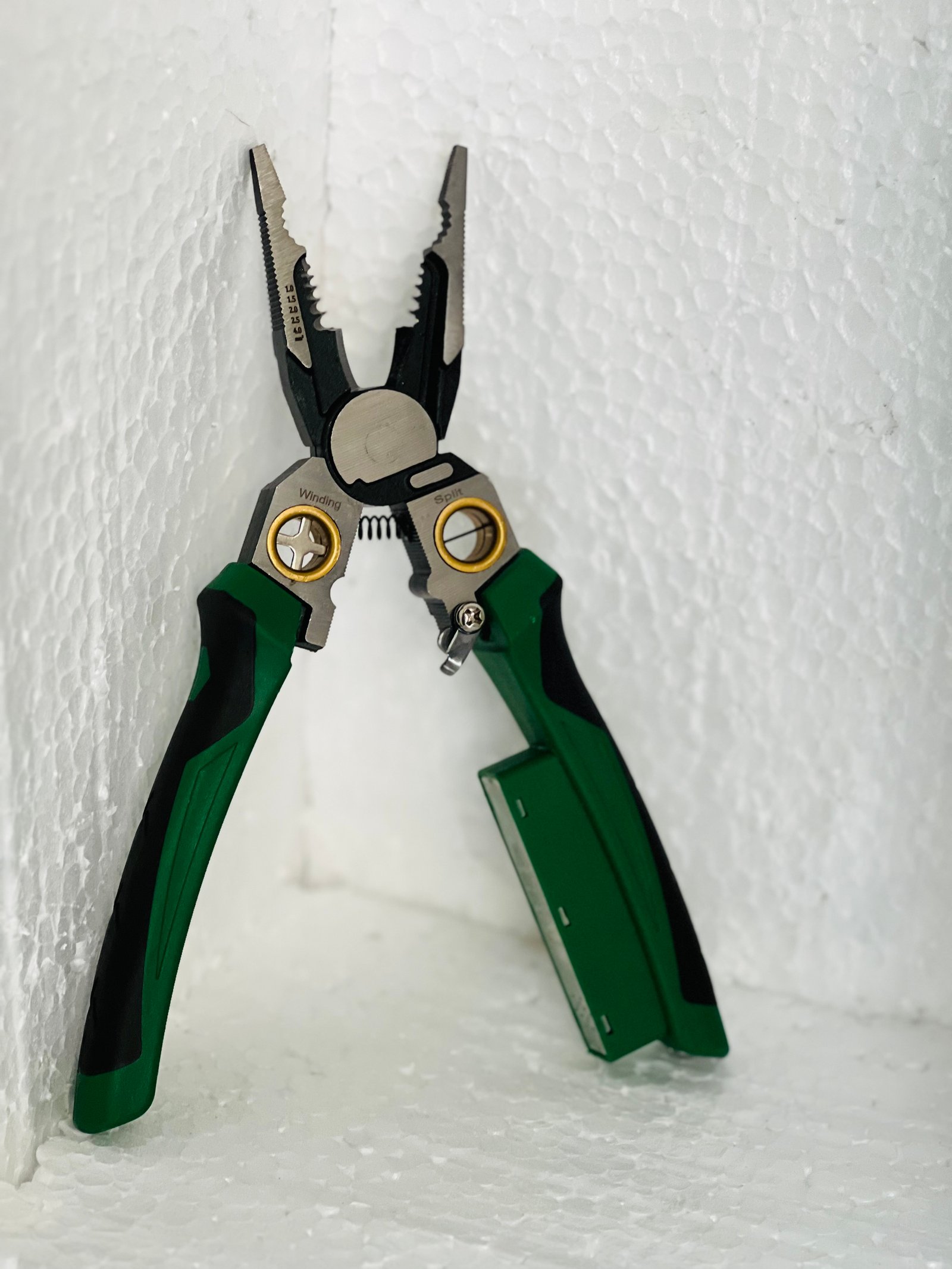 Professional 7-in-1 Electrician Wire Stripping Needle Nose Pliers